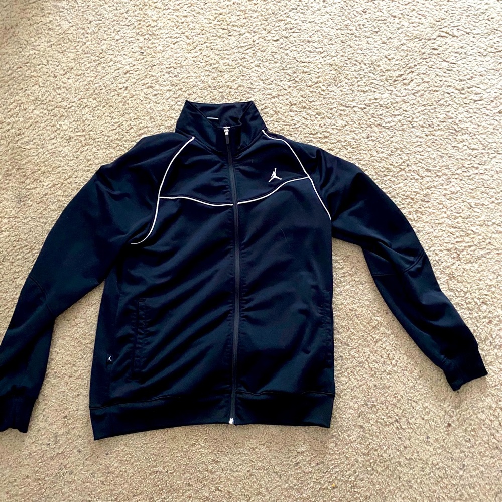 JORDAN SIZE LARGE WARM-UP JACKET